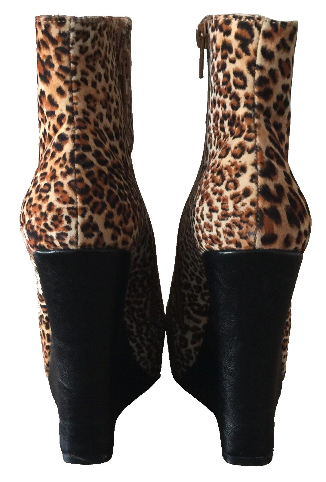 BETTS "Hoochy" Ankle Boots Leopard Print Platform Wedge Size 7 Booties