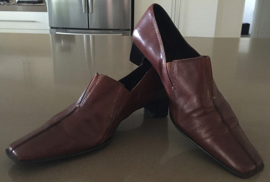 GINO VENTORI Loafer Shoes Rich Tan Leather  Ladies Size 37 Italian Luscious