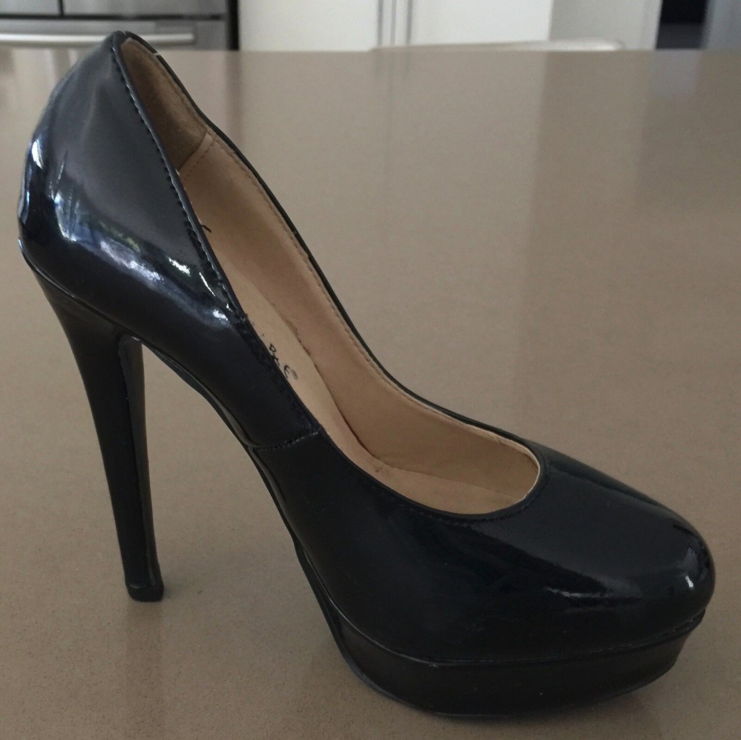 WILDFIRE Platform Shoes Black Patent Pleather Stiletto Pimps Size 5 Sexy