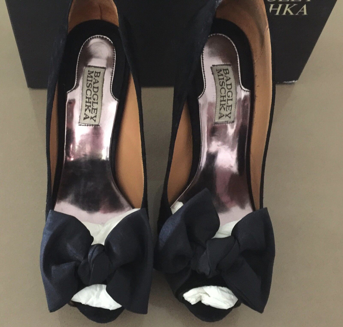 BADGLEY MISCHKA Peep Toe Shoes Black Suede "Sail" Bows  Ladies Size 8.5