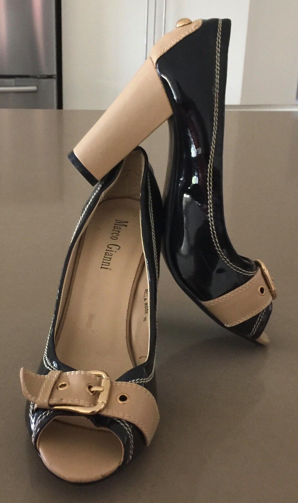 MARCO GIANNI "Bella Rose" Shoes Black Tan Patent Peep Toe Block Heel Size 40 NEW