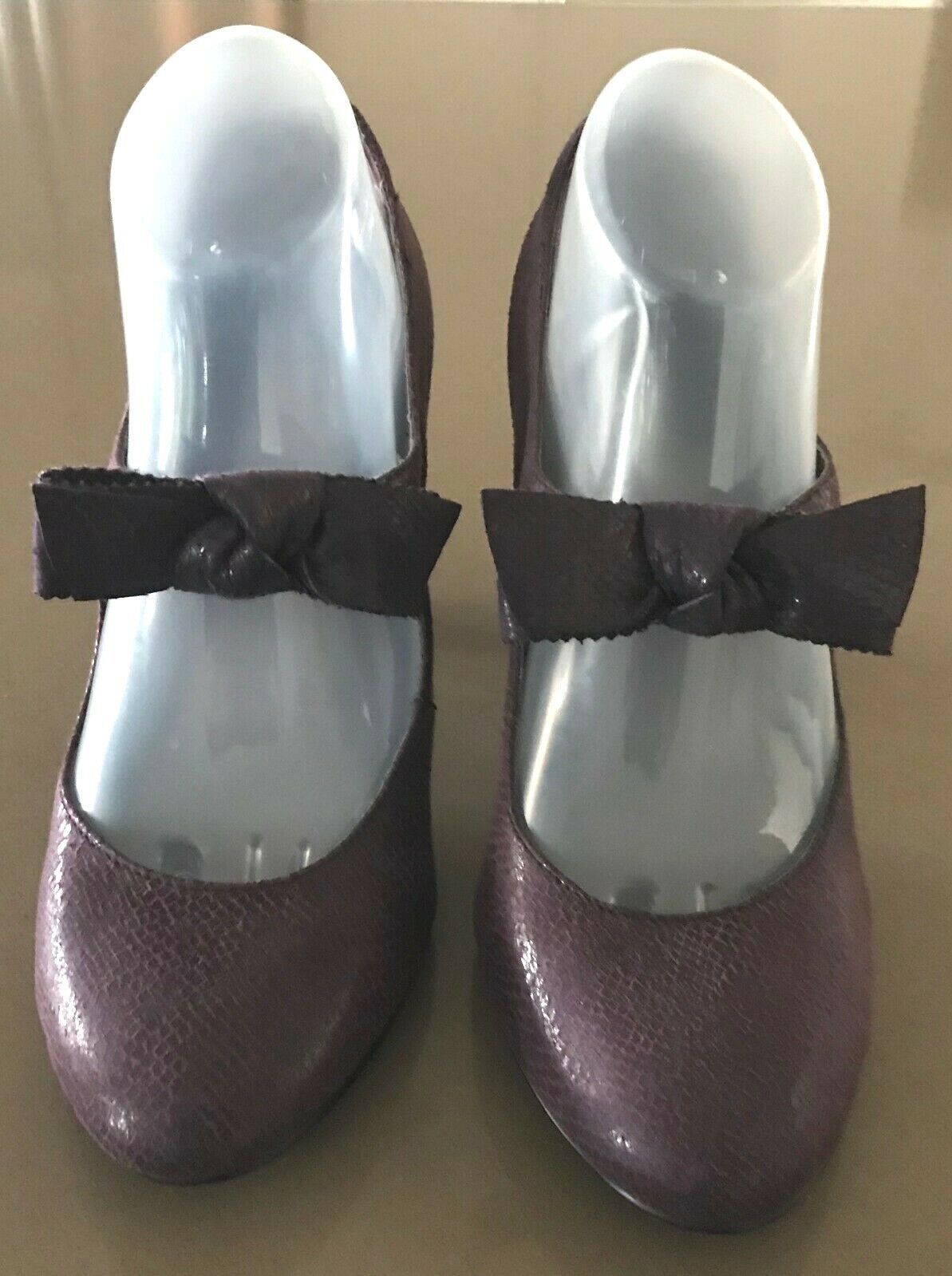 FIORELLI Shoes Purple Faux Snakeskin Block Heel w Bow Trim Ladies Size 8.5 EUC
