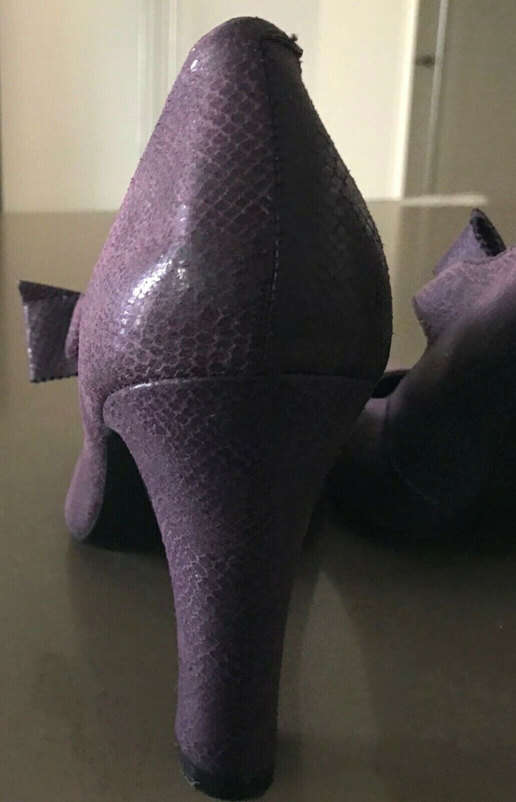 FIORELLI Shoes Purple Faux Snakeskin Block Heel w Bow Trim Ladies Size 8.5 EUC