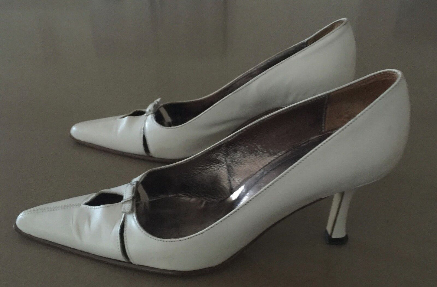 GARY CASTLES Kitten Heels Ivory Leather Pointy Toe Shoes Size 35.5 1950's Style