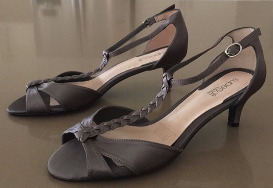 DIANA FERRARI SUPERSOFT Shoes T-Bar Kitten Heels Pewter Fabric Ladies 10 C NEW
