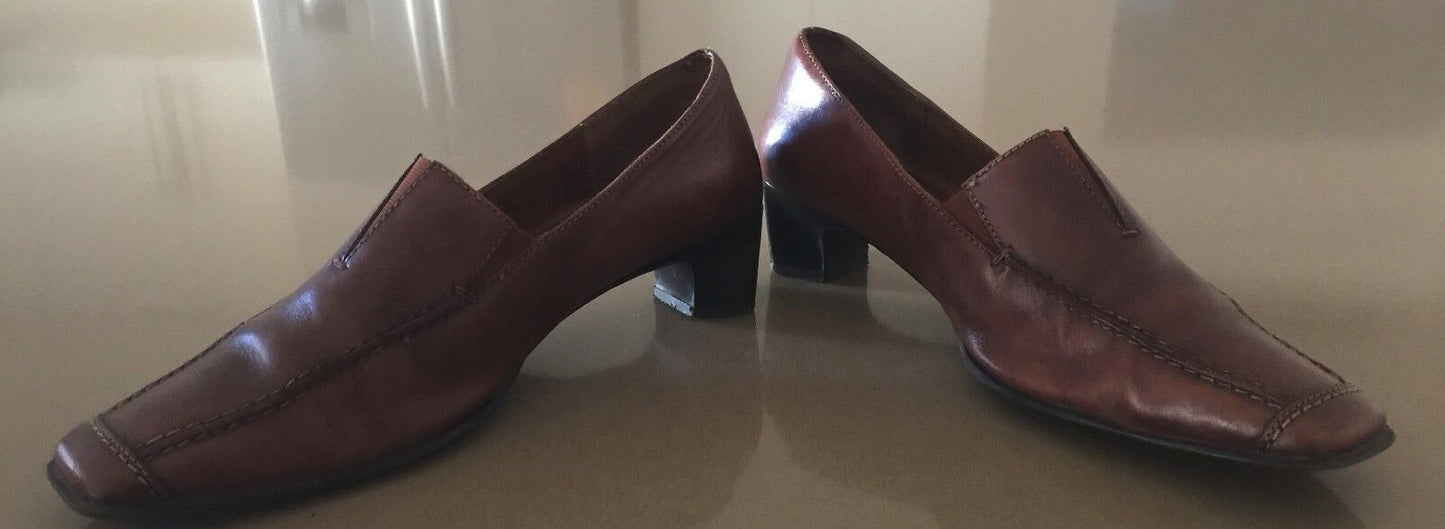 Luscious Rich Tan Leather Loafer Slip On Shoes Ladies Size 36