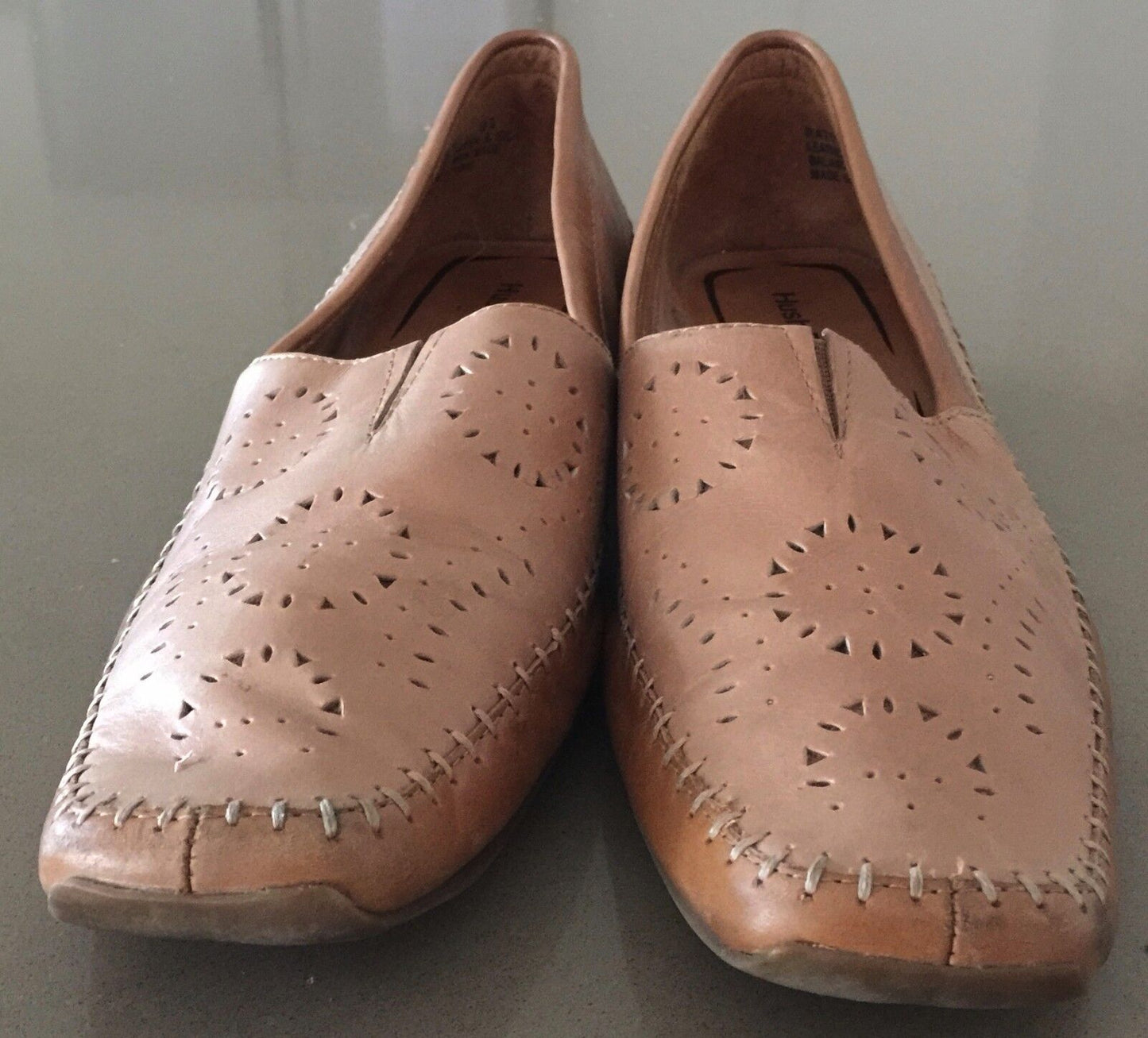 HUSH PUPPIES "Rattle" Tan Leather Loafer Shoes Ladies Size 9.5 Unique Style