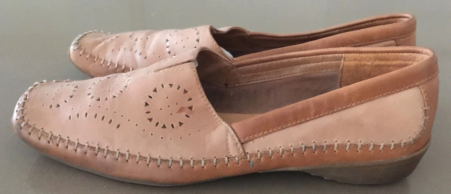 HUSH PUPPIES "Rattle" Tan Leather Loafer Shoes Ladies Size 9.5 Unique Style
