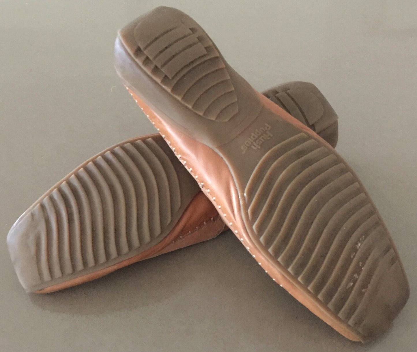 HUSH PUPPIES "Rattle" Tan Leather Loafer Shoes Ladies Size 9.5 Unique Style