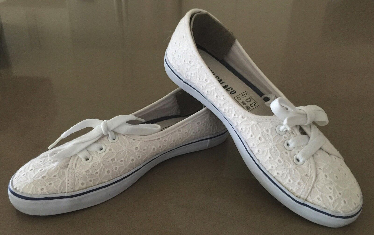 SOULCAL&CO Sneakers White Lace Canvas "Shore" Lace Up Shoes Size 6 39.5 NEW