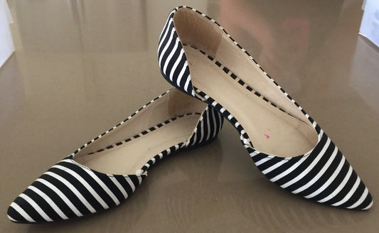 FLATS Shoes Black White Fabric Stripe Pointy Toe Size 7 Pin Up Style Gorgeous