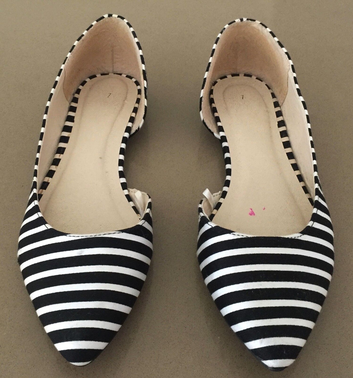 FLATS Shoes Black White Fabric Stripe Pointy Toe Size 7 Pin Up Style Gorgeous