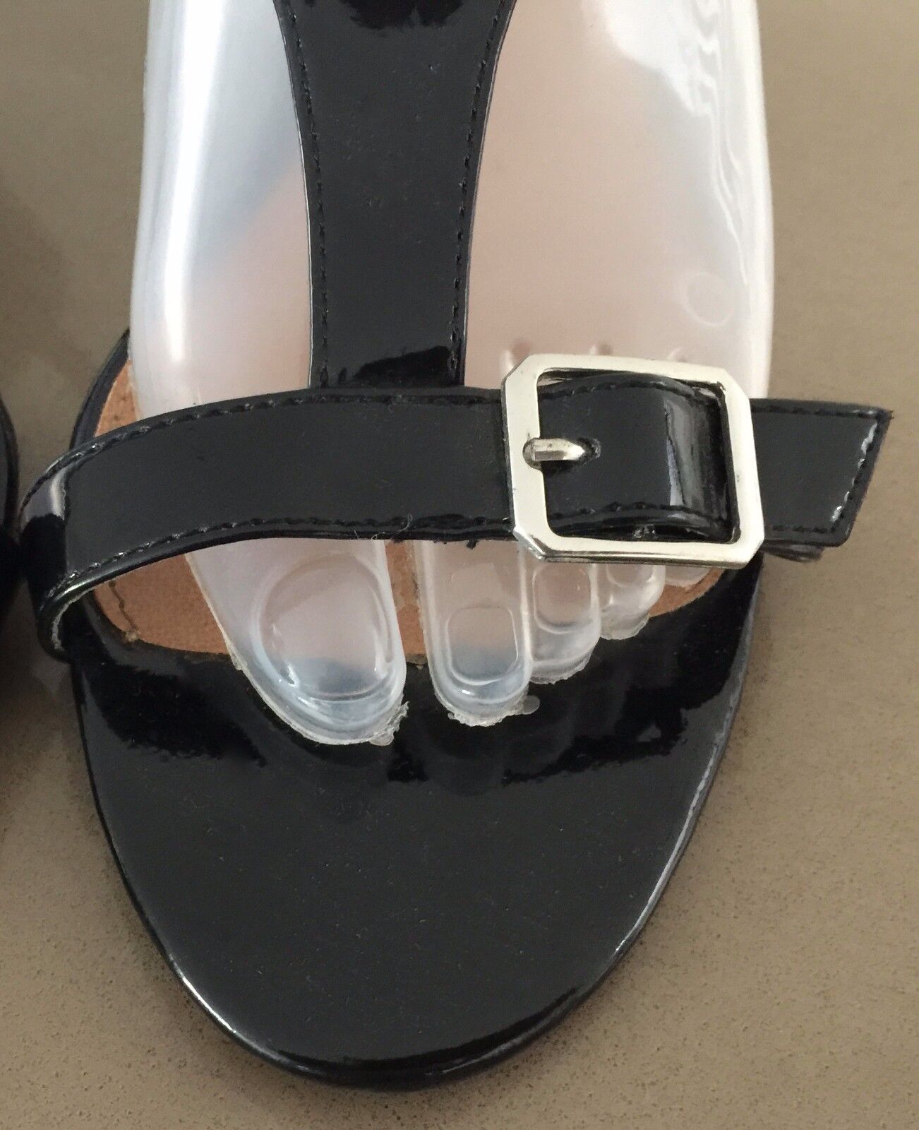 CORELLI "Desmon" Open Toes T-Bar Shoes Black Patent Pleather Heels Ladies Size 9