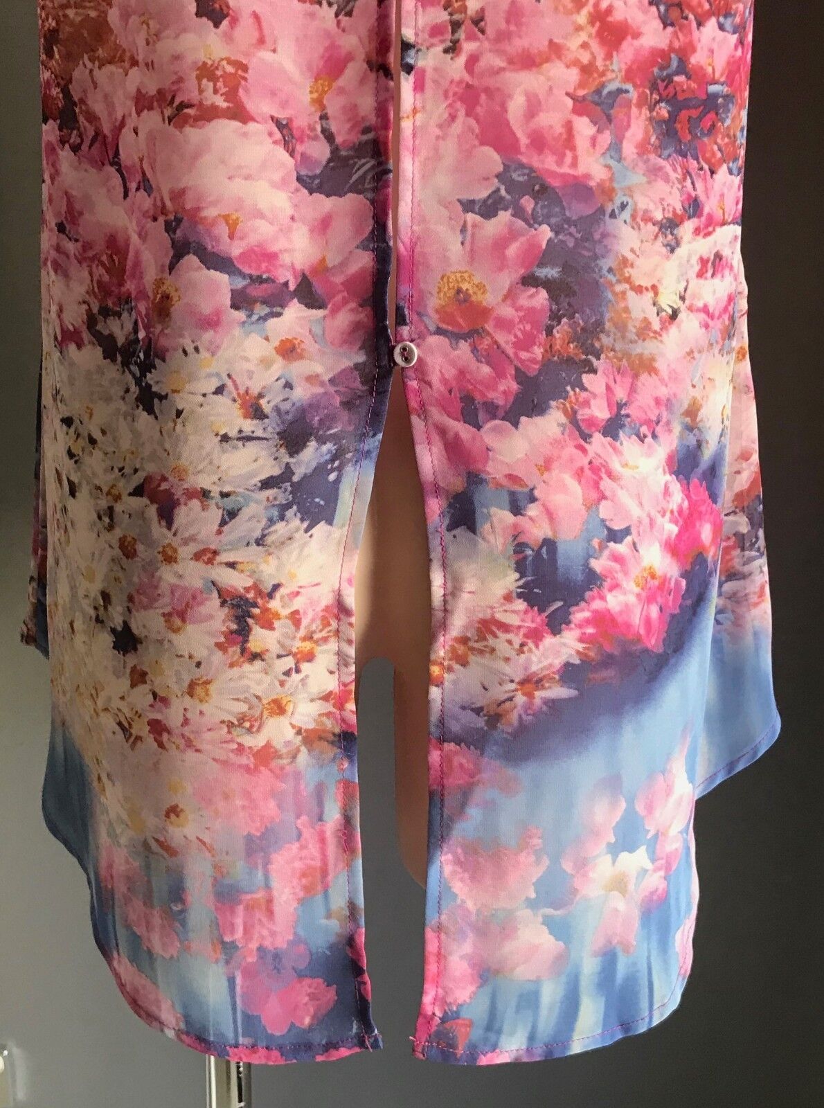 T by BETTINA LIANO Top Multi Colour Floral Print Sleeveless Blouse Size 8 10 NEW