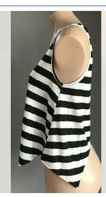 AVOCADO Top Black White & Silver Stripe Sleeveless Dip Hem Tank Ladies Size 8 10