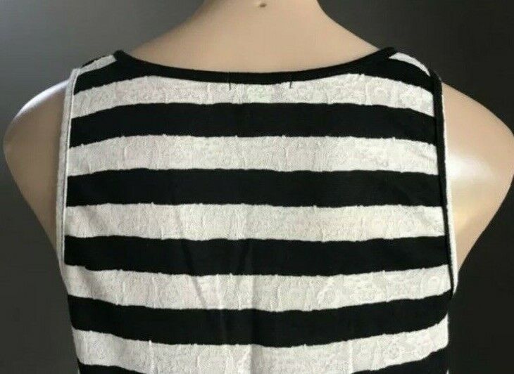 AVOCADO Top Black White & Silver Stripe Sleeveless Dip Hem Tank Ladies Size 8 10