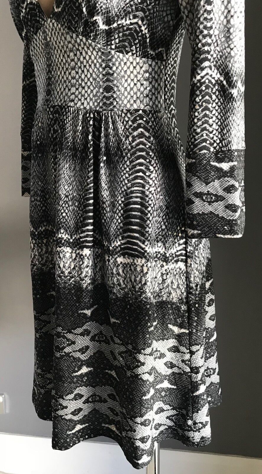 MEI MEI Dress Grey Black Taupe Python Snake Print Spandex Sequins Size 8 10 NEW