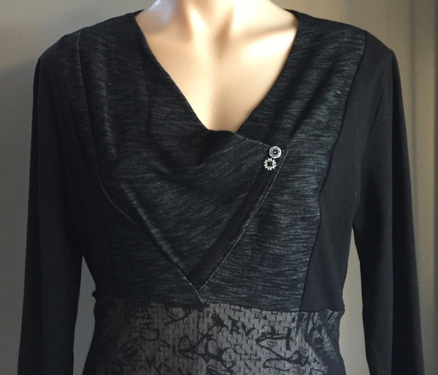VIVID Top Tunic Monotone Long Sleeve Dress Sheer Overlay Size 12 Graffiti Print