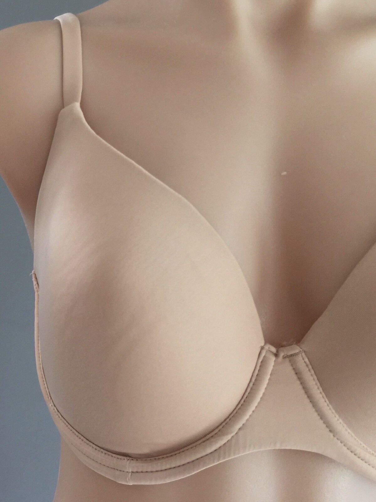 HUNKEMOLLER Bra 34E Beige Smooth Cup Full Coverage Underwire Size UK NEW