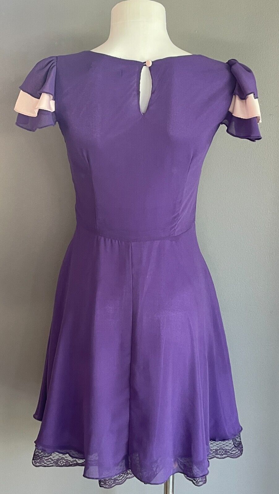 MEMORYME Purple Sheath Dress Cap Sleeves Short Length Lace Trim Hem Size S 8 NEW