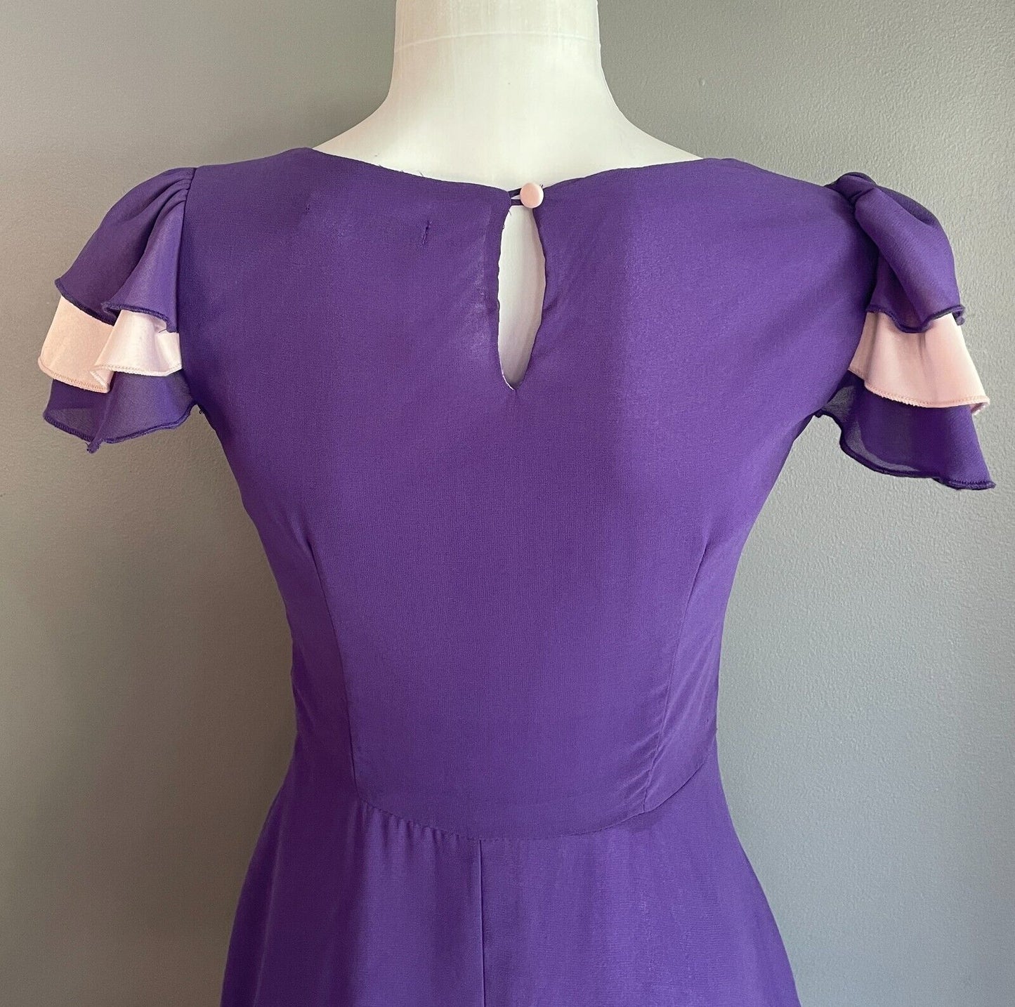 MEMORYME Purple Sheath Dress Cap Sleeves Short Length Lace Trim Hem Size S 8 NEW