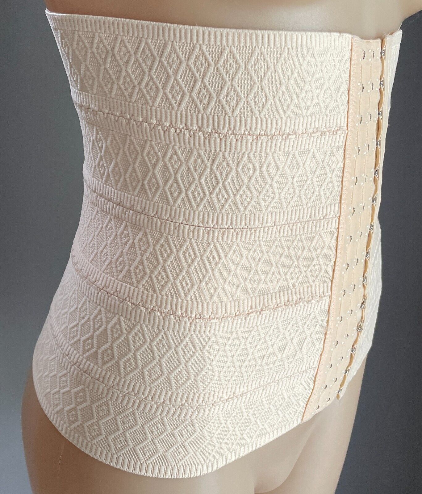 WAIST TRAINER Beige Elastic Hook & Eye Closure Cincher Sz M Textured Fabric Belt