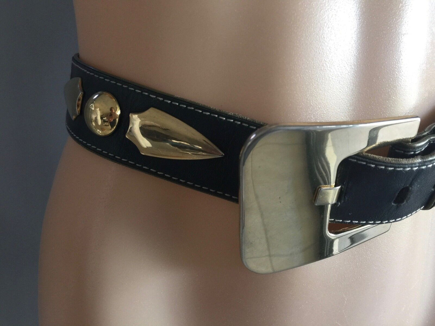 Vintage ESCADA 4cm W Black Leather Belt Large Gold Buckle Size 40 10 12  1990s