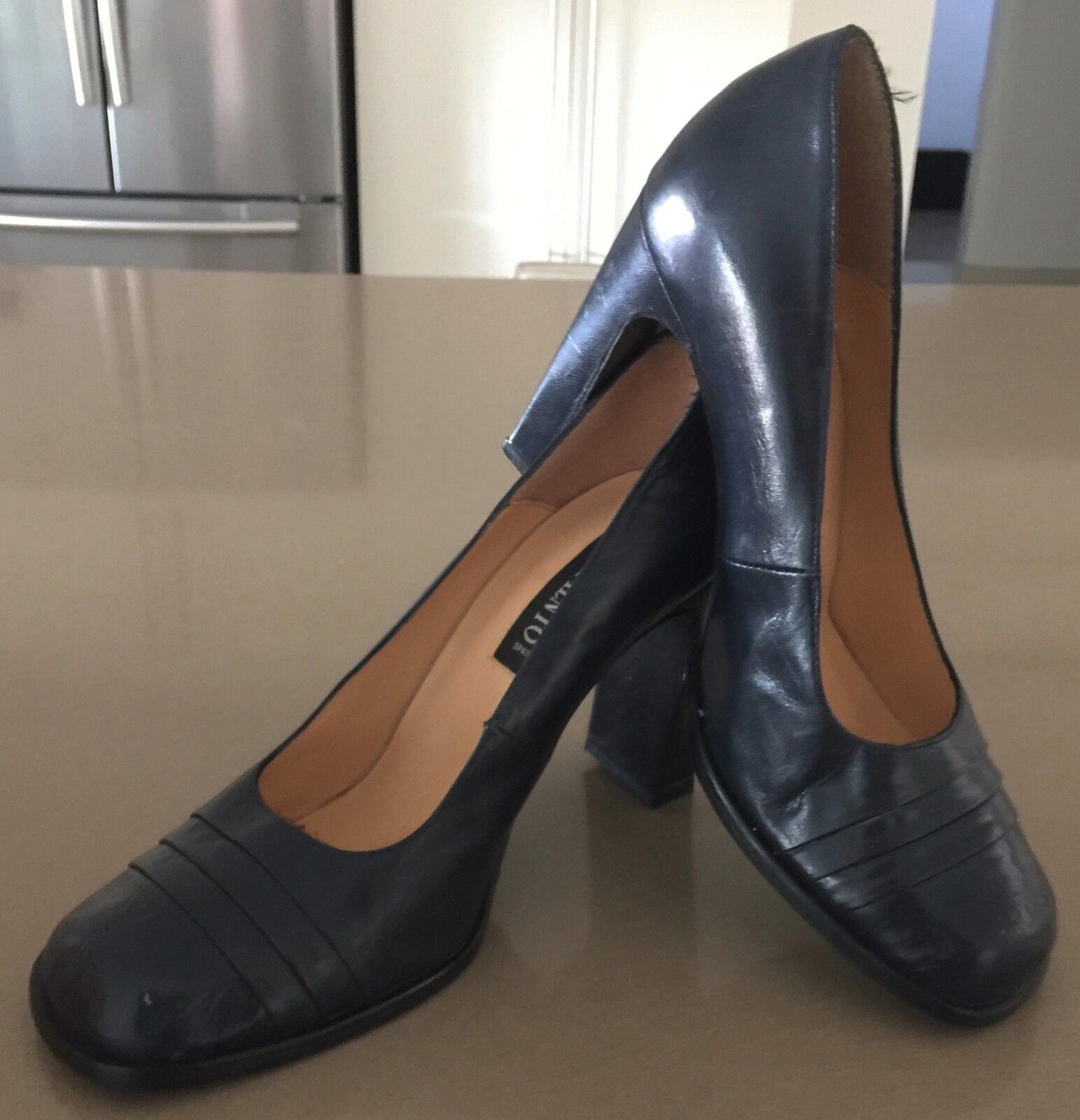 MOMENTO "Desiree" Court Shoes Navy Spanish Leather Block Heel Size 40 1990's