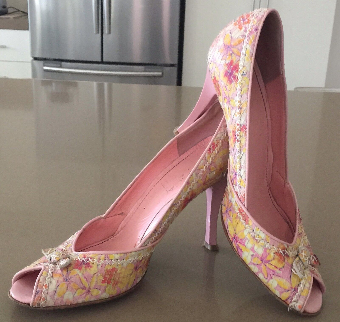 VIA SPIGA Leather Peep Toe Pumps Pink & Yellow Frangipani Print Shoes Size 8