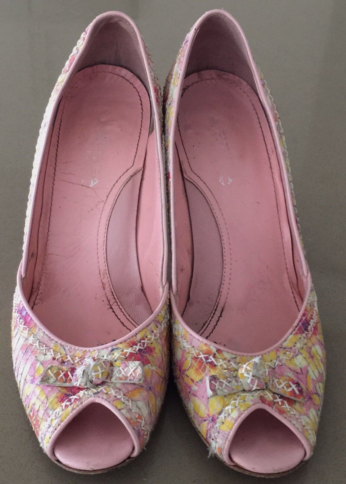 VIA SPIGA Leather Peep Toe Pumps Pink & Yellow Frangipani Print Shoes Size 8