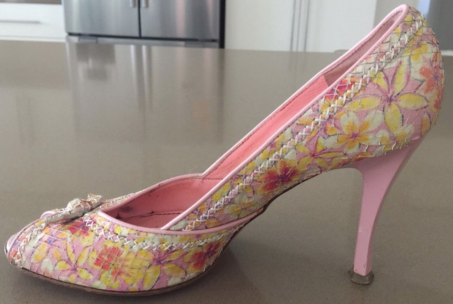 VIA SPIGA Leather Peep Toe Pumps Pink & Yellow Frangipani Print Shoes Size 8