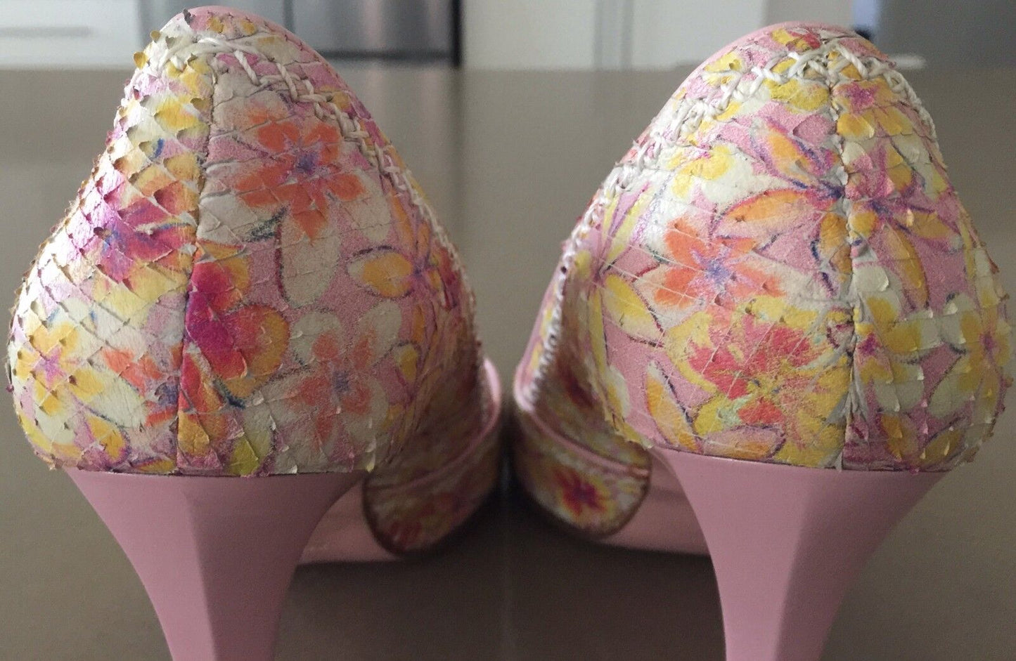 VIA SPIGA Leather Peep Toe Pumps Pink & Yellow Frangipani Print Shoes Size 8