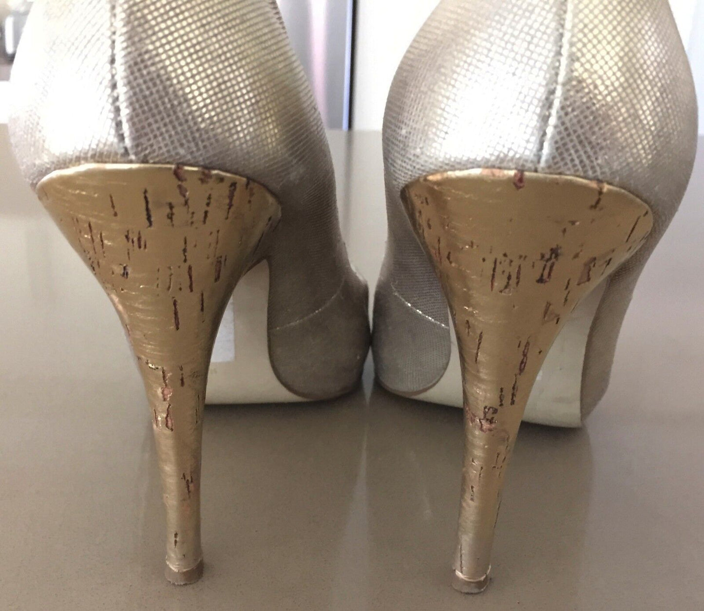 GUESS Gold Shoes Peep Toe Stiletto Heel Pumps Ladies Size 9M Club Formal Luxe
