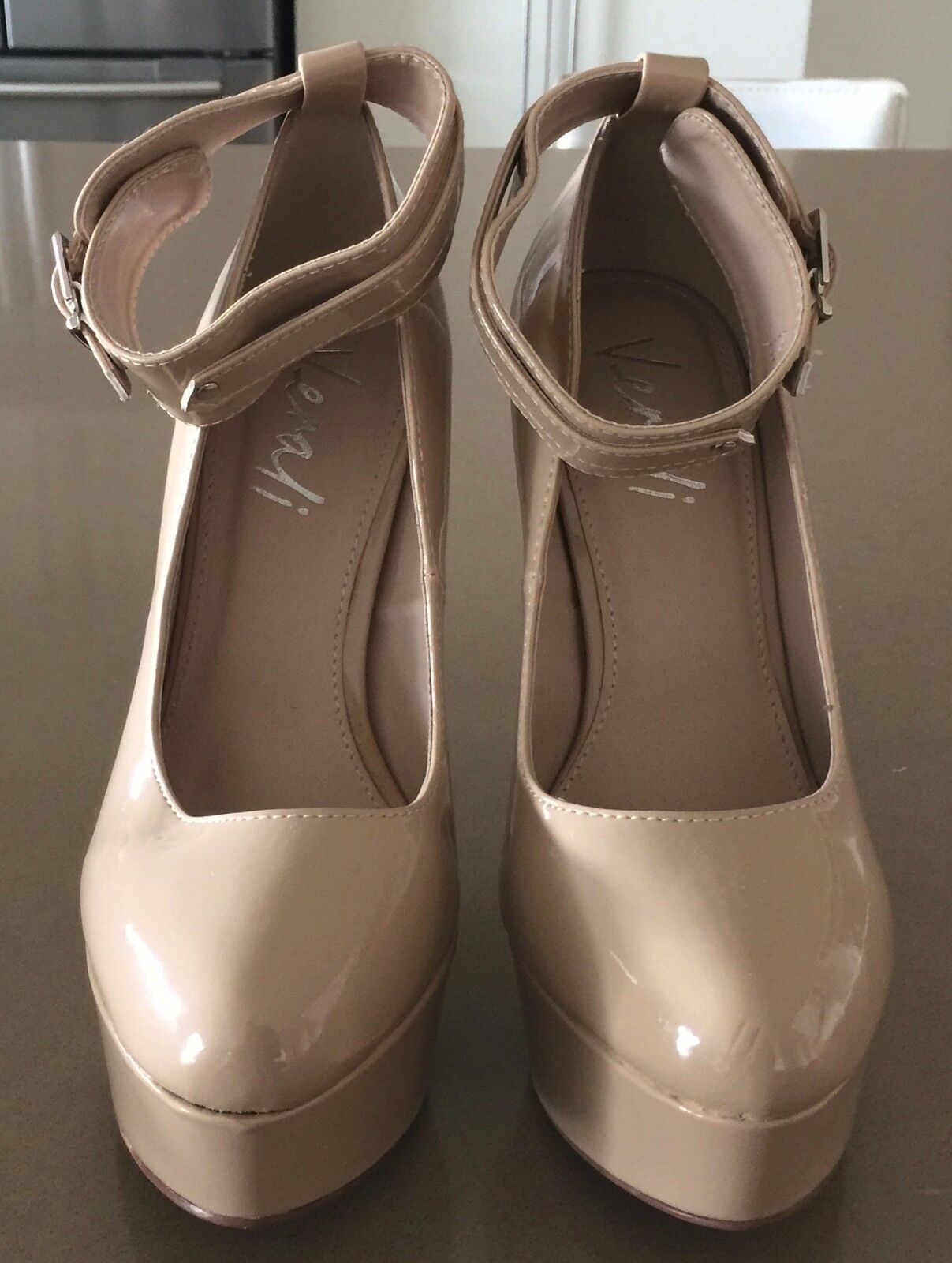 VERALI Shoes Patent Pleather Beige Platform Pumps w Ankle Straps Size 8 Sexy