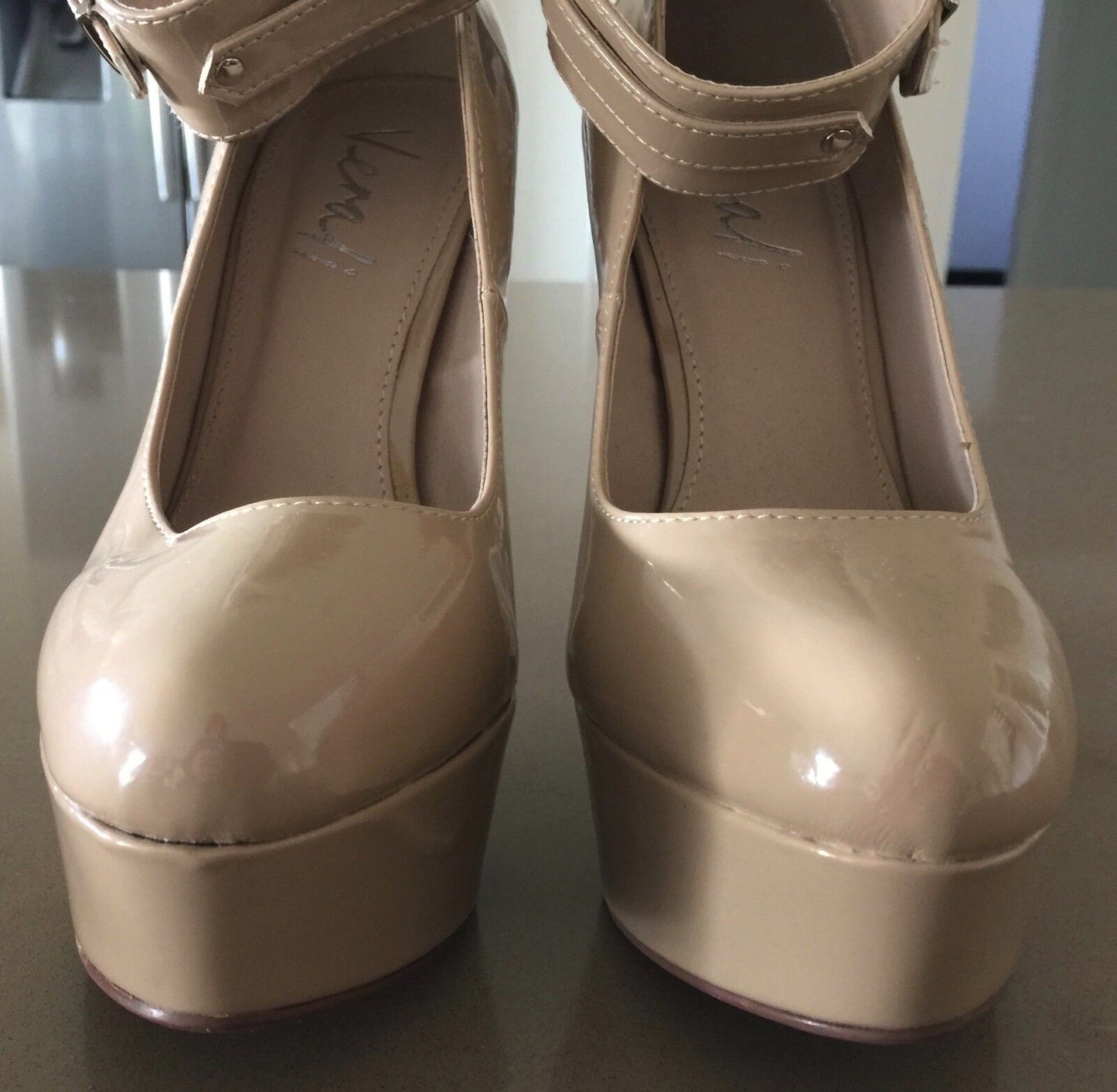 VERALI Shoes Patent Pleather Beige Platform Pumps w Ankle Straps Size 8 Sexy