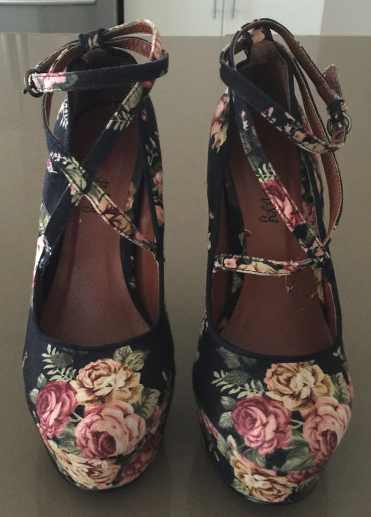 I LOVE BILLY Floral Canvas Ankle Strap Platform Pumps Shoes Size 37 Gorgeous!