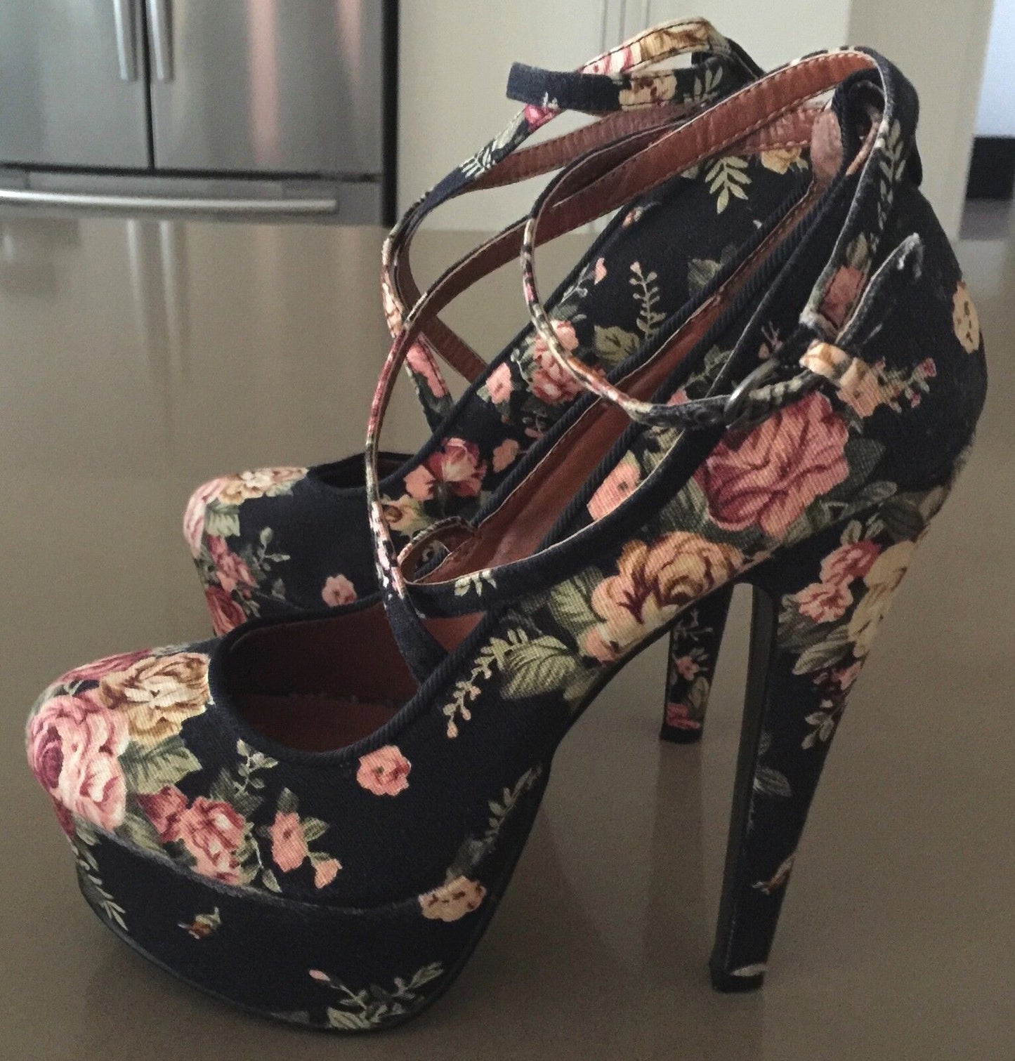 I LOVE BILLY Floral Canvas Ankle Strap Platform Pumps Shoes Size 37 Gorgeous!
