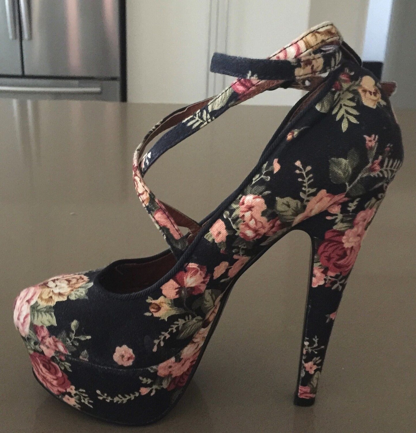I LOVE BILLY Floral Canvas Ankle Strap Platform Pumps Shoes Size 37 Gorgeous!