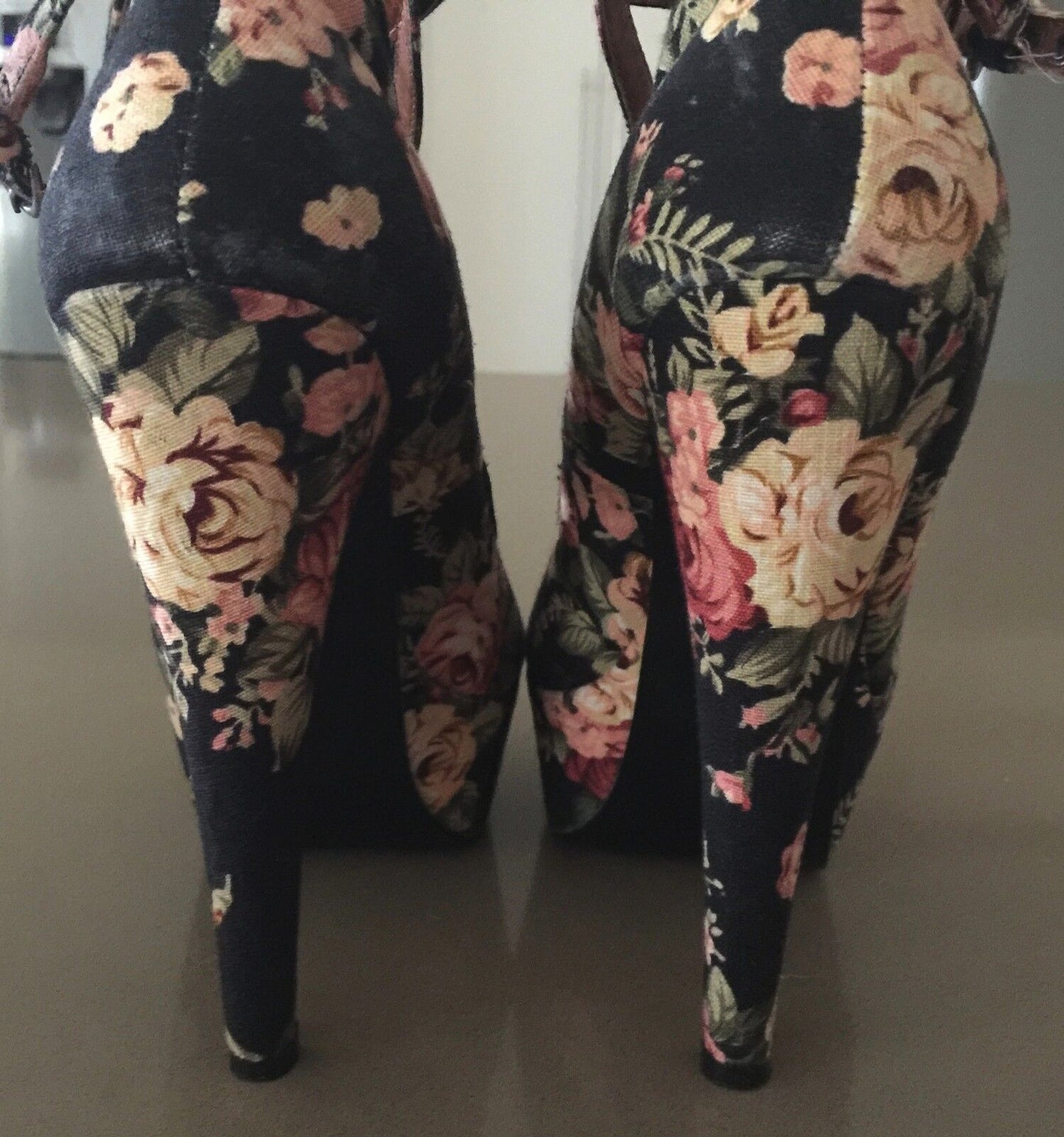 I LOVE BILLY Floral Canvas Ankle Strap Platform Pumps Shoes Size 37 Gorgeous!