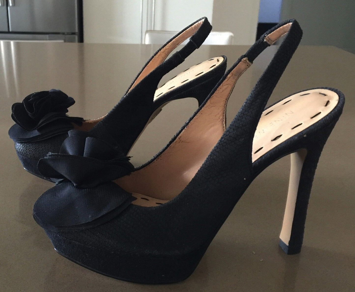 NINE WEST "Qutiepie" Sling Back Shoes Black Snake Print Leather Pumps Size 6M