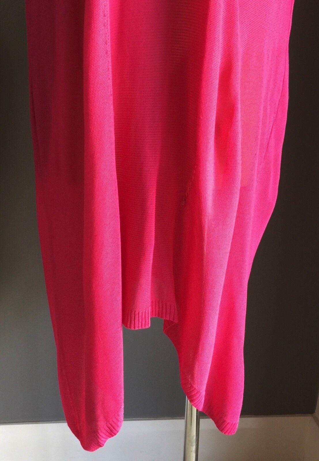 JENDI Hot Pink Dress Sleeveless Fine Knit Dip Hem Frock Size M 12 NEW