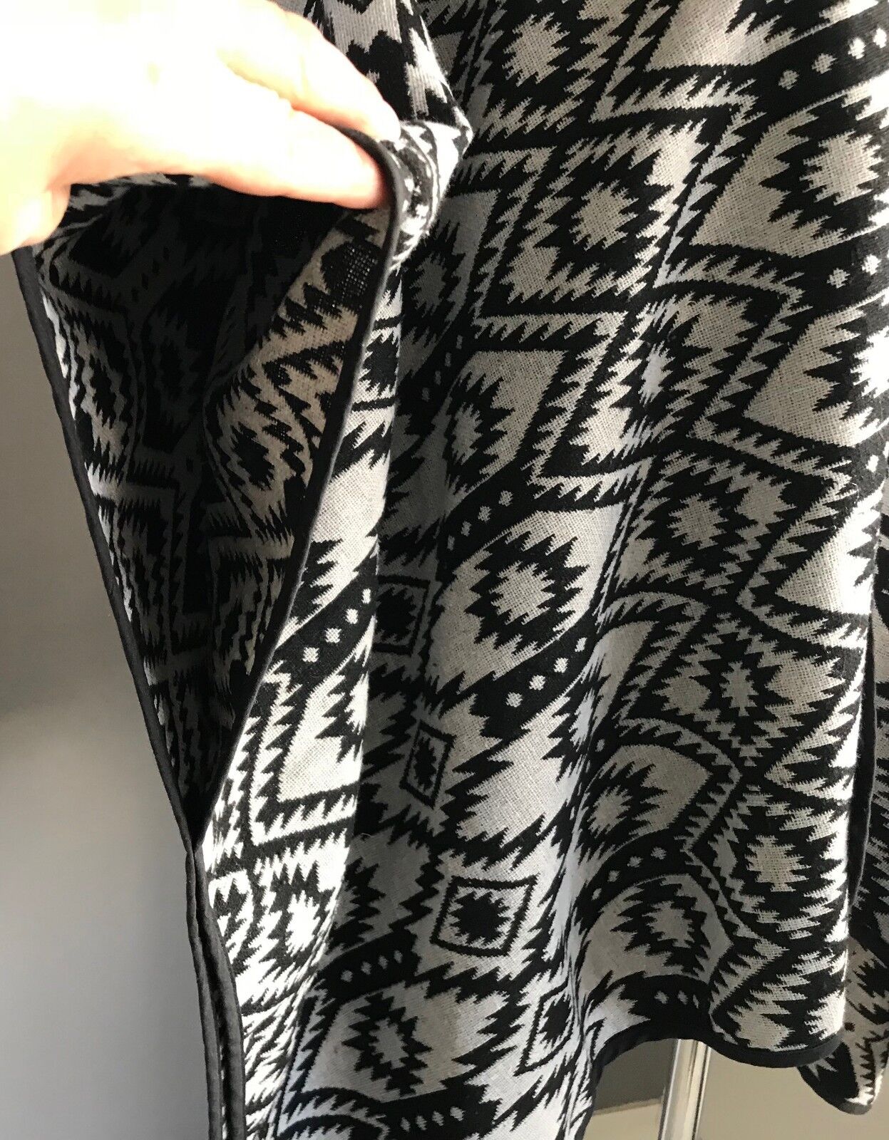TARGET COLLECTION Jacket Poncho Kimono Black & Grey Aztec Cover Up  L 14  16 NEW