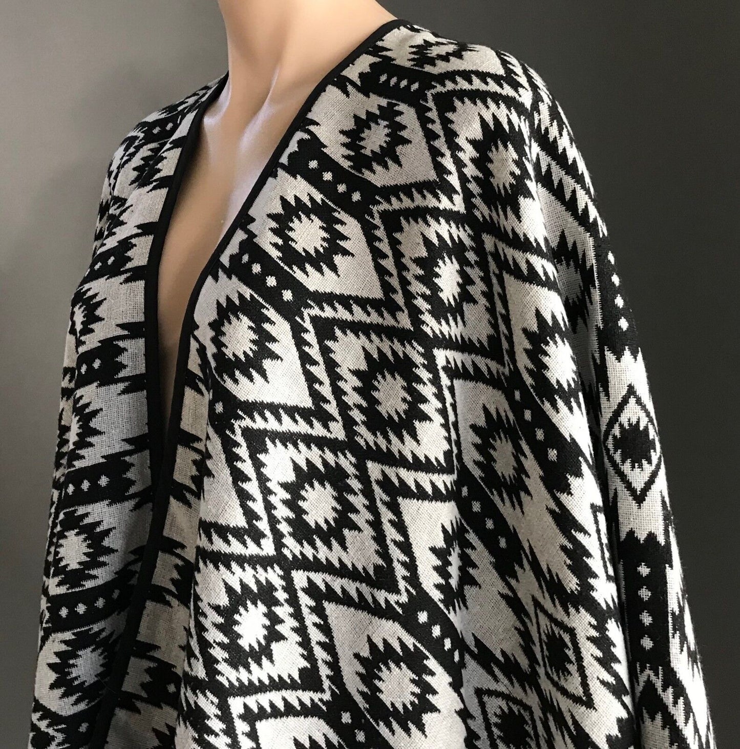 TARGET COLLECTION Jacket Poncho Kimono Black & Grey Aztec Cover Up  L 14  16 NEW