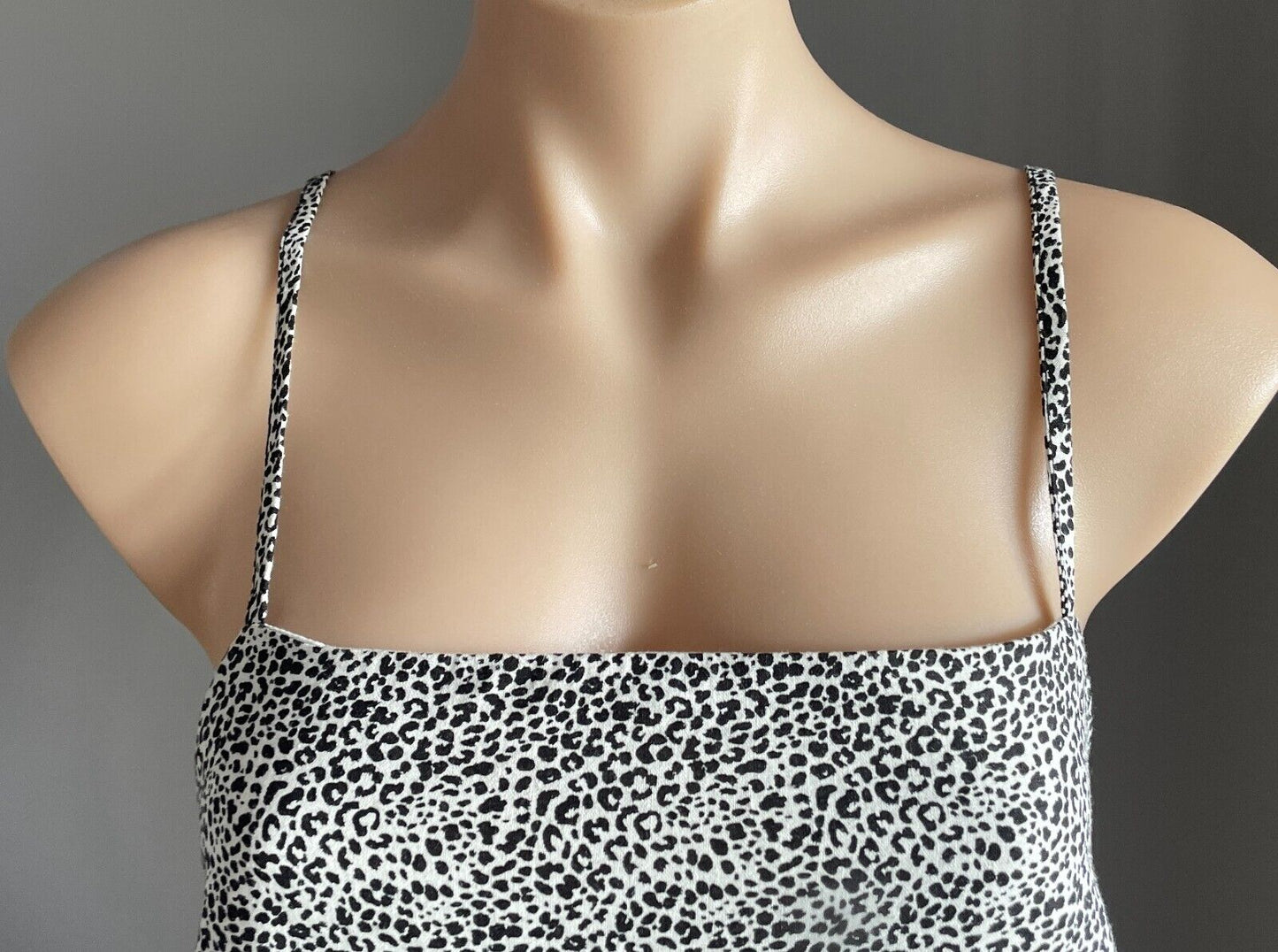GLASSONS Top Black & White Cheetah Print Sleeveless Open Tie Back Size 10 NEW