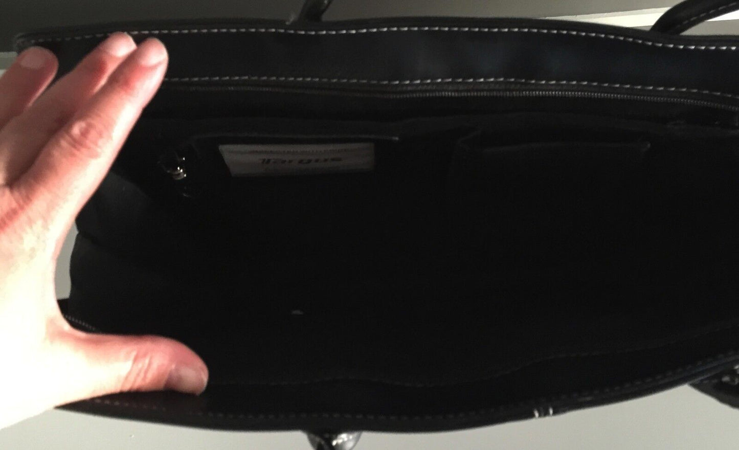 Shoulder Ba TARGUS LapTop Briefcase Black Pleather & White Stitching Ladies
