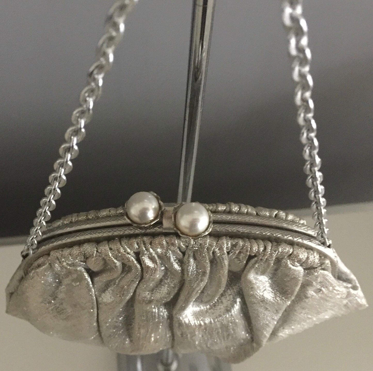 Vintage Evening Bag Silver Lame Fabric Frame Purse Chain Handbag 2 x Pearl Clasp
