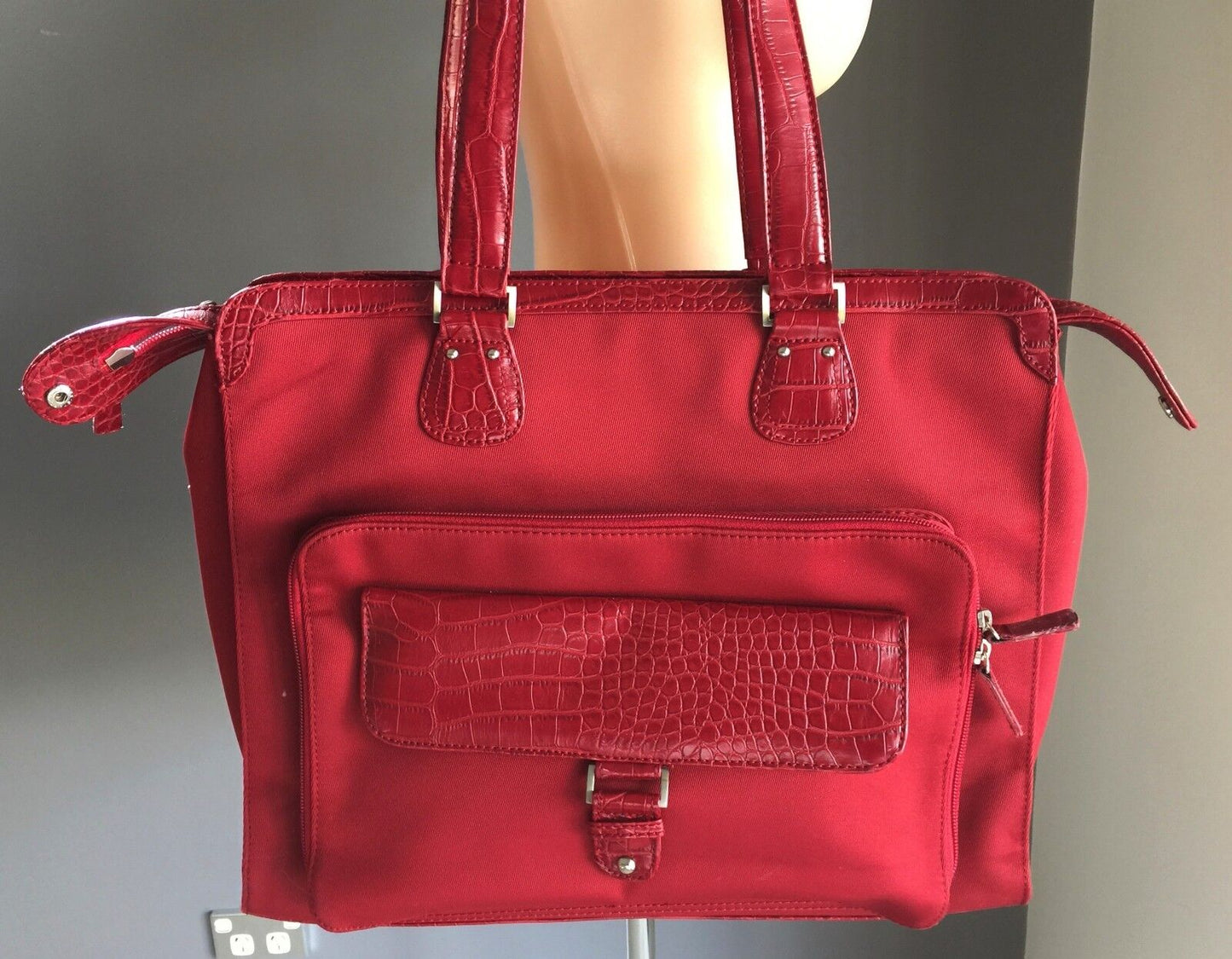 TARGUS "Simone" Red Tote Briefcase Top Load Laptop Canvas Pleather Trim Bag NEW