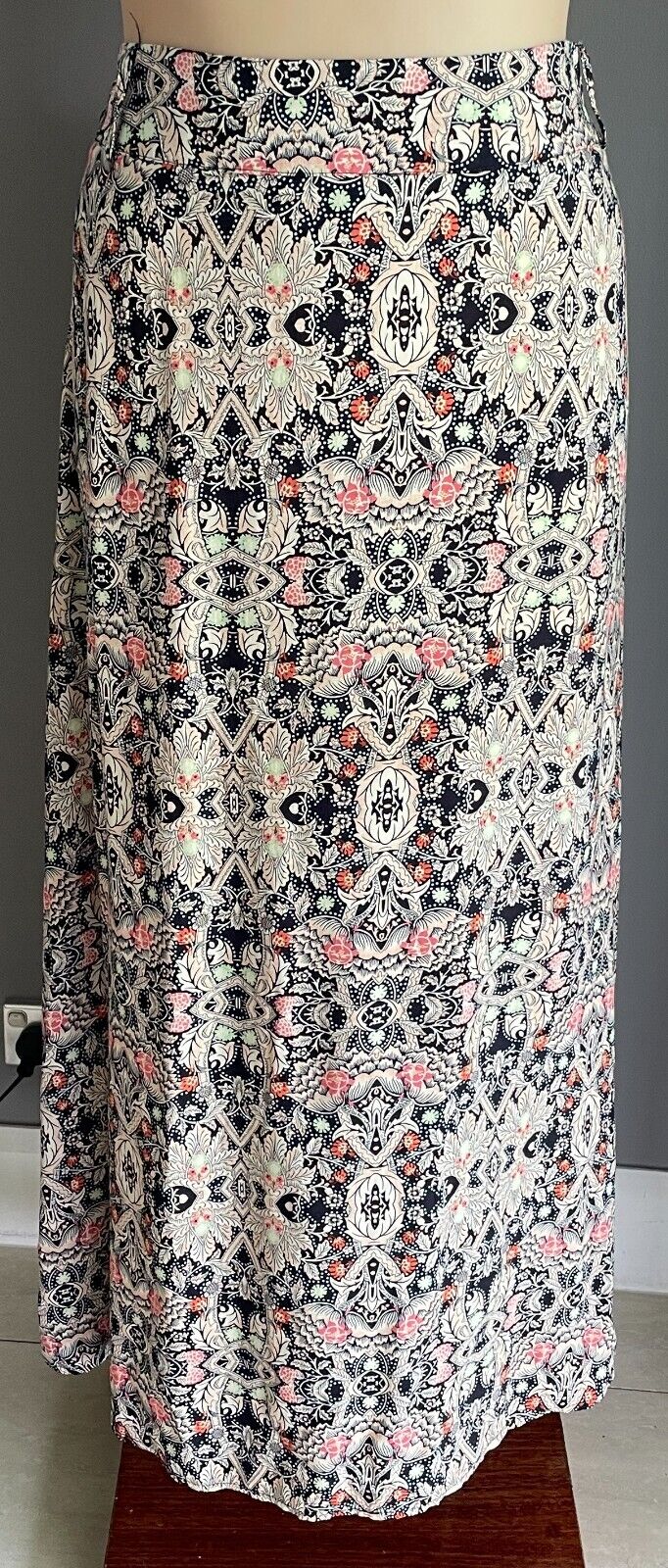 CKM CURVES Maxi Skirt Multicolour Floral Print A-Line Size 22 Viscose Fabric NEW