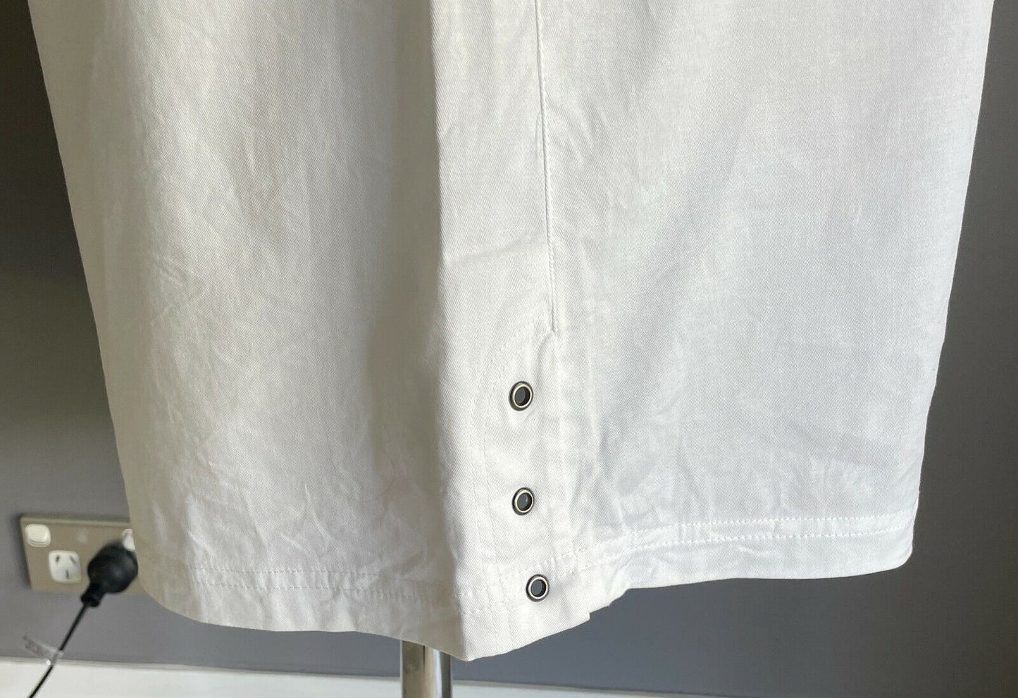 MARLOWE Skirt White Elastic Waist Straight Knee Length Stretch Plus Size 22 24