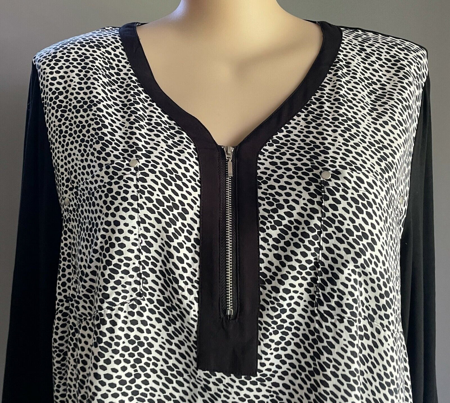 AUTOGRAPH Top 1/4 Zip Blouse White w Black Spot Print 3/4 Sleeve Plus Sz 22 NEW
